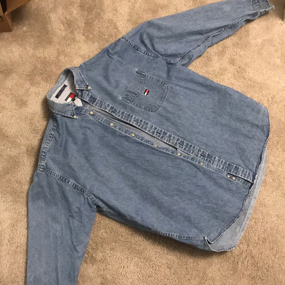 Tommy Jean Button Up ❗️